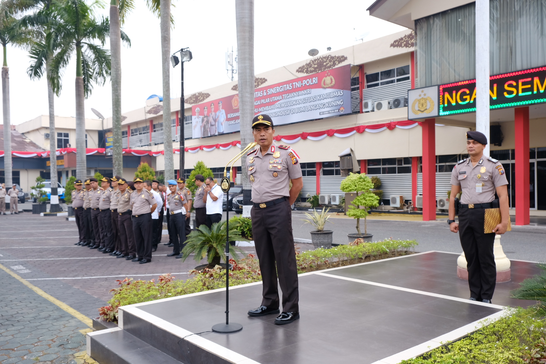  Wakapolda Riau Pimpin Apel Pagi, Begini Pesannya!