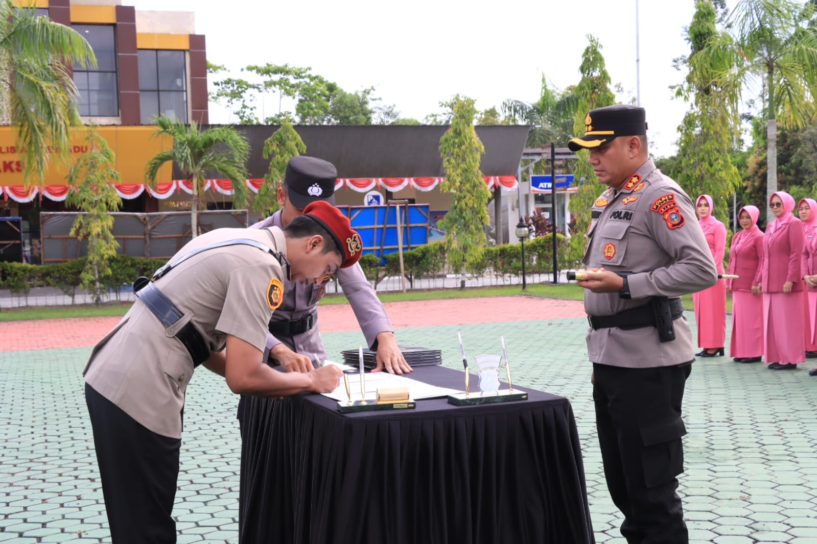 Polres Siak Gelar Upacara Sertijab dan Pelantikan Sejumlah Pejabat Utama dan Kapolsek Kandis