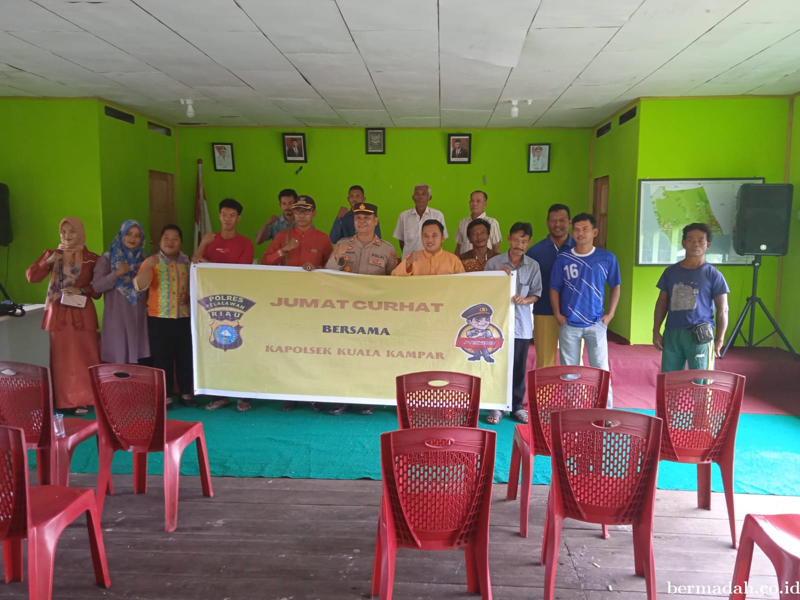 Polsek Kuala Kampar Jumat Curhat di Aula Kantor Desa Teluk Dalam