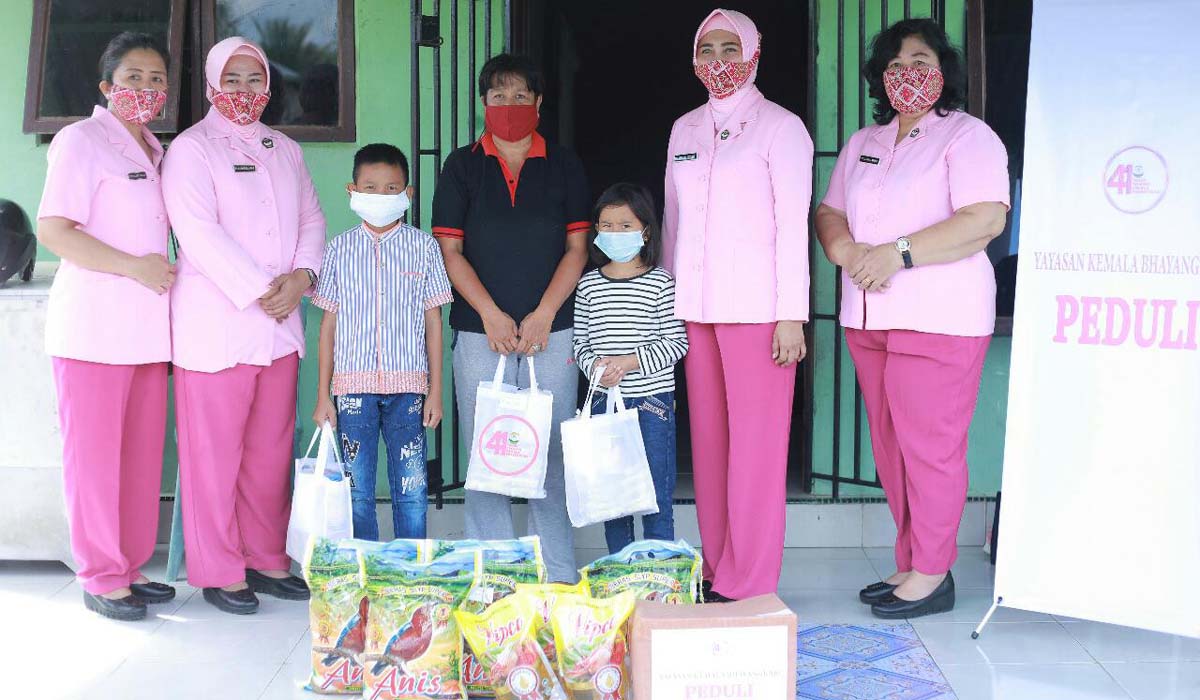 HUT ke-41, YKB Cabang Inhil Berikan Sembako ke Anak Yatim dan Warakawuri