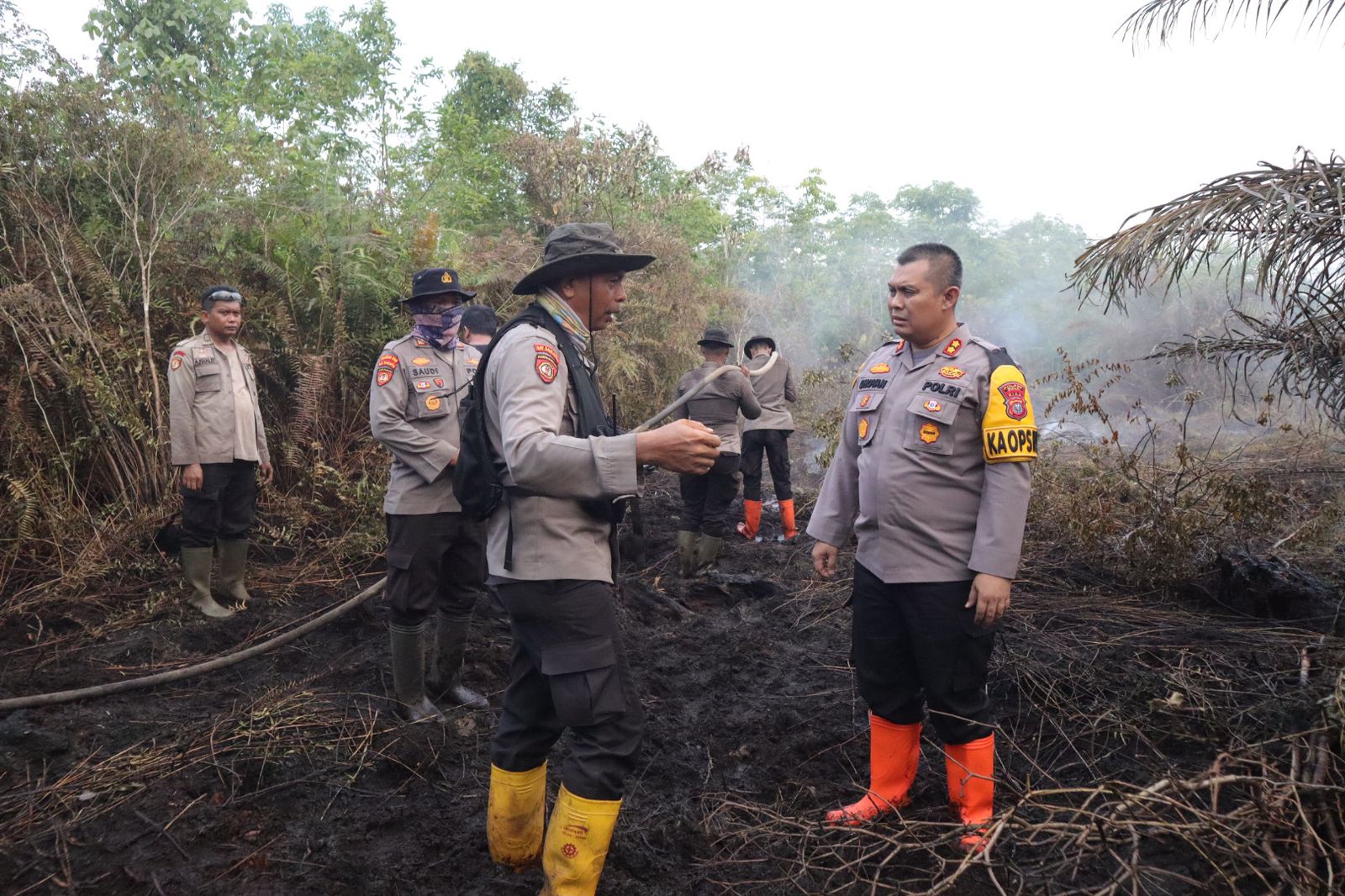 Kapolres Dumai Turun Langsung Pimpin Upaya Pemadaman