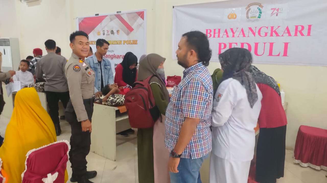 Sambut HUT Bhayangkara ke 77, Polsek Pangkalan Kuras Boyong Anak-anak Ikut Sunatan Massal