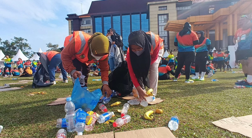 Dukung Bhayangkara Run 2025, Dinas Kebersihan Pekanbaru Lakukan Pembersihan