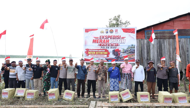 Ekspedisi Merah Putih Presisi Polda Riau Tanam 810 Mangrove Dan Salurkan Berbagai Bantuan Untuk Masyarakat Pesisir Sinaboi