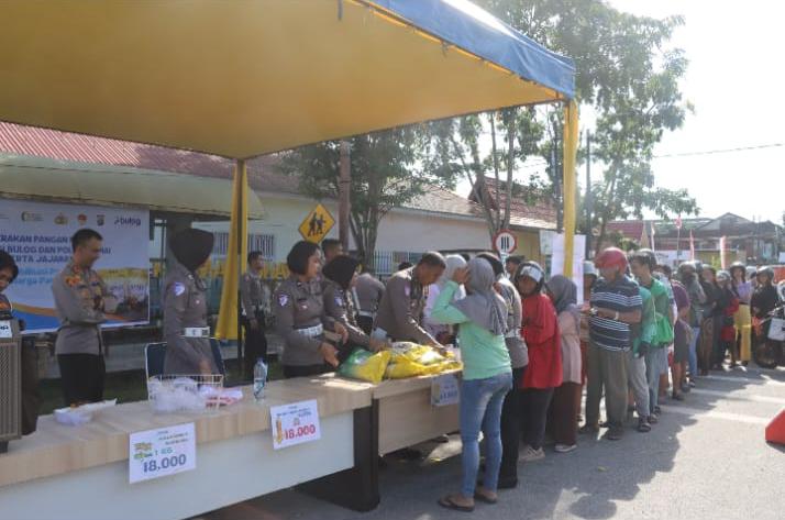 Pasar Murah Polres Dumai Bantu Stabilkan Harga dan Ringankan Beban Warga