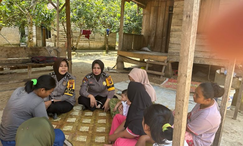 Tampung Keluh Kesah Masyarakat Polwan Polres Rohul Gelar Jumat Curhat Di Lingkungan Kelurahan Pasir Pengaraian