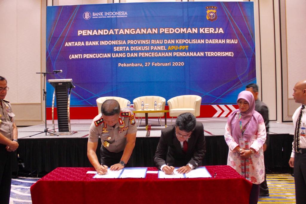 Bank Indonesia dan Polda Riau Tandatangani Nota Kesepahaman Pedoman Kerja