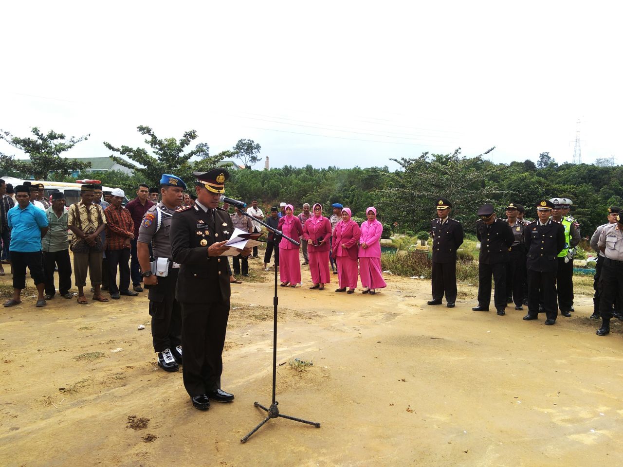 Berita Duka,Polresta Pekanbaru Gelar Upacara Pelepasan dan Pemakaman Jenazah