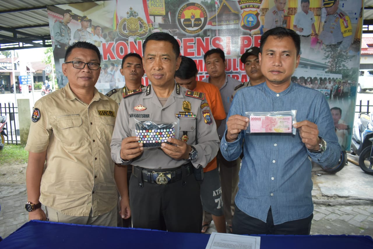 Polsek Limapuluh Polresta Pekanbaru Gelar Konfrensi Pers Pelaku Jambret