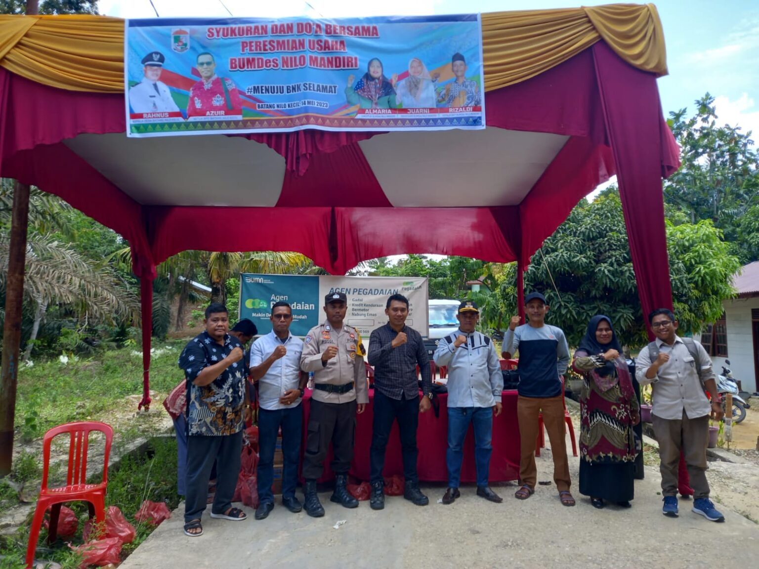 Bhabinkamtibmas Batang Nilo Kecil Laksanakan Monitoring Peresmian Gedung Bumdes