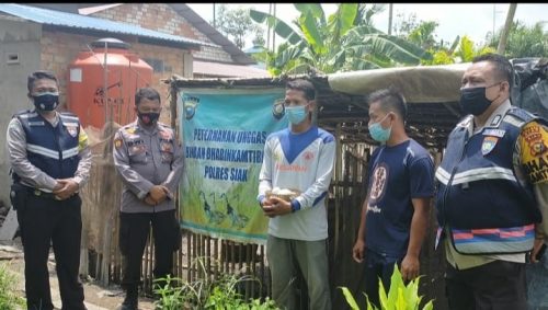 Bhabinkamtibmas Zamzami Kembangkan Peternakan Itik, Tingkatkan Ketahanan Pangan