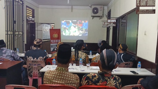 Polsek Kateman Tampilkan Wayang Kulit, Perkuat Tali Silaturahmi dan Cinta Budaya di Tengah Masyarakat