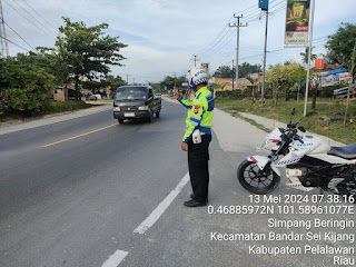 Cegah Lakalantas, Polisi Lakukan Pengaturan Lalulintas 