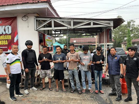 Gerebek Sarang Narkoba di Laksamana, Polres Dumai Amankan 12 Orang Positif Sabu