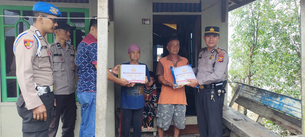 Di Penghujung Ramadhan, Polsek Tempuling Kembali Berbagi Sembako