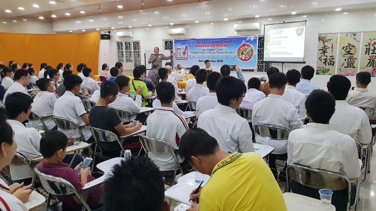 Sat Binmas Polresta Pekanbaru Melaksanakan Kegiatan Bintibmas ke Beberapa Sekolah