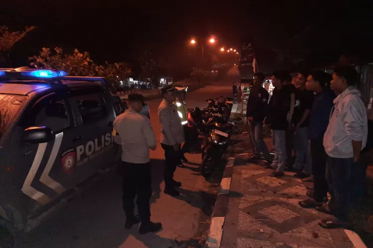 Polsek Pangkalan Kerinci Rutinkan Patroli Malam Hari 