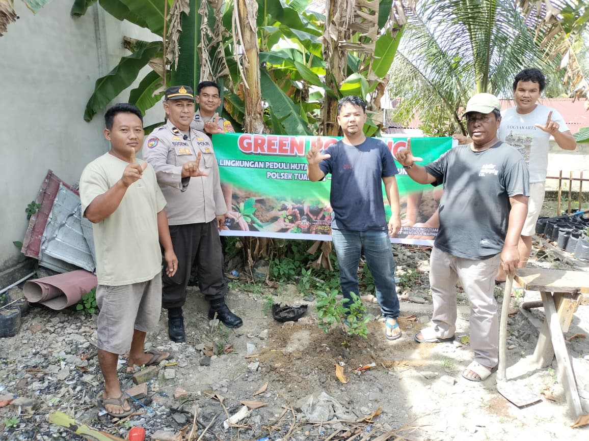 Sinergi Polri dan Masyarakat, Polsek Tualang Gelar Kegiatan Green Policing Di BTN Puri Perawang
