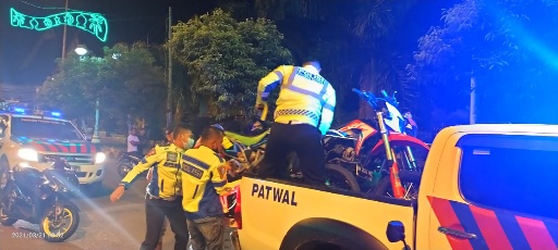 Satlantas Polres Rohul Tindak Balap Liar, 15 Sepeda Motor di Angkut