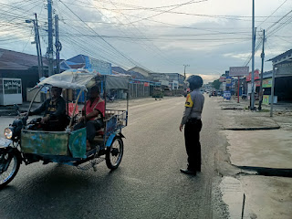 Antisipasi Lakalantas dan Kemacetan, Polsek Pangkalan Kerinci Giat Pengaturan Lalin