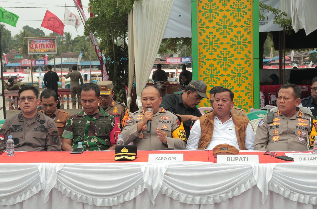 Polda Riau Gelar Konferensi Pers Pengamanan Pacu Jalur 2025 di Kuansing