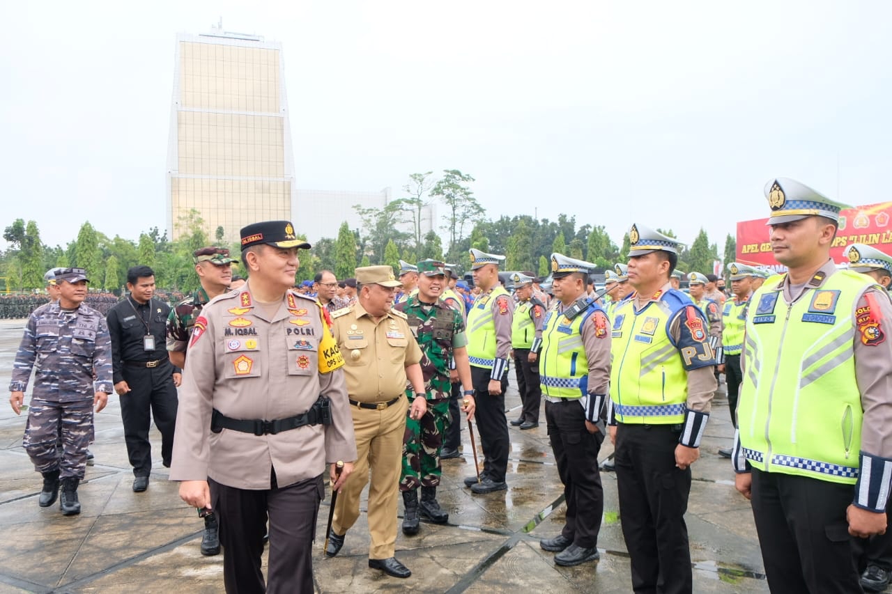 Gelar Operasi Pengamanan â€˜Nataruâ€™, Kapolda Riau Irjen Iqbal Pastikan Jajaran Lakukan Show Of Force