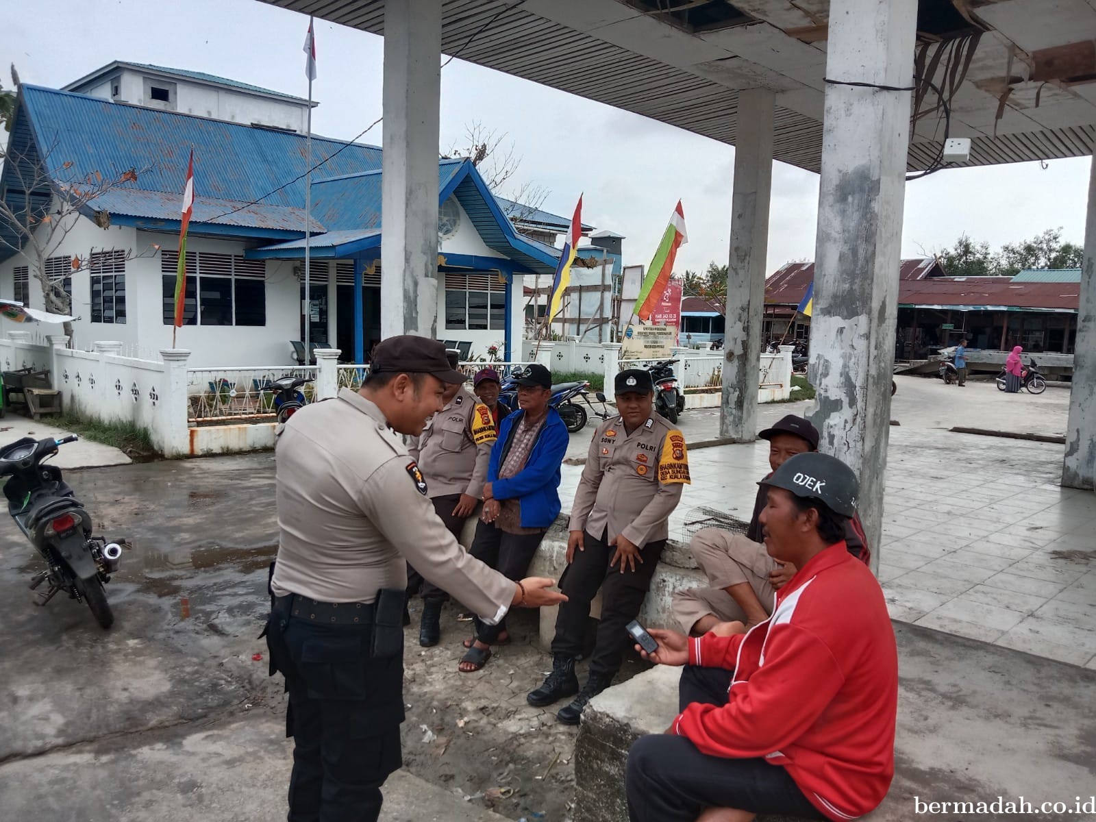 Polsek Kuala Kampar Jumat Curhat di Pelabuhan Teluk Dalam