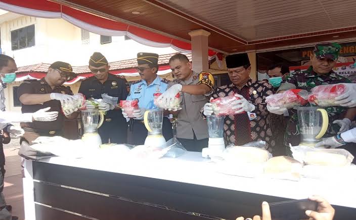 Polres Bengkalis Laksanakan Pemusnahan Barang Bukti Shabu 11,810 gram & Ekstasi 24.908 Butir