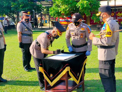 Kapolres Kampar Pimpin Upacara Sertijab Waka Polres,Kabag Ops dan Kapolsek Kampar