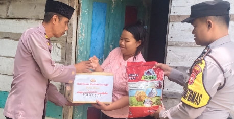 Polsek Siak Kembali Serahkan Bantuan Paket Sembako Kepada Masyrakat 