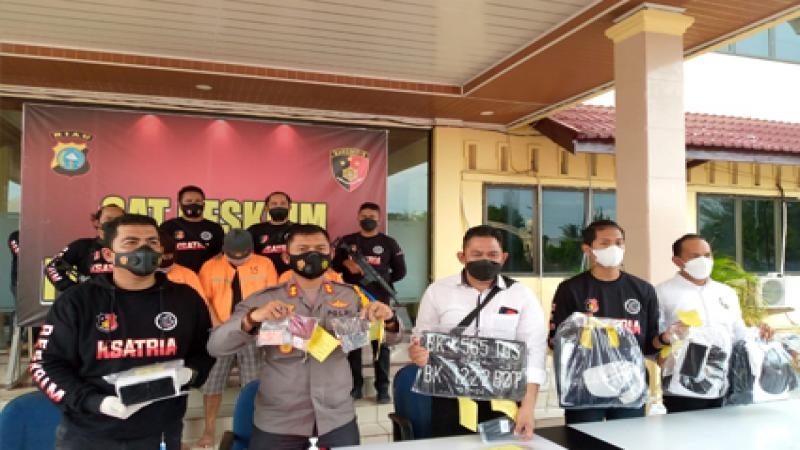 Kapolres Bengkalis Rilis Kasus Komplotan Pembobol ATM dengan Modus Ganjal Kartu Yang Berhasil Ditangkap