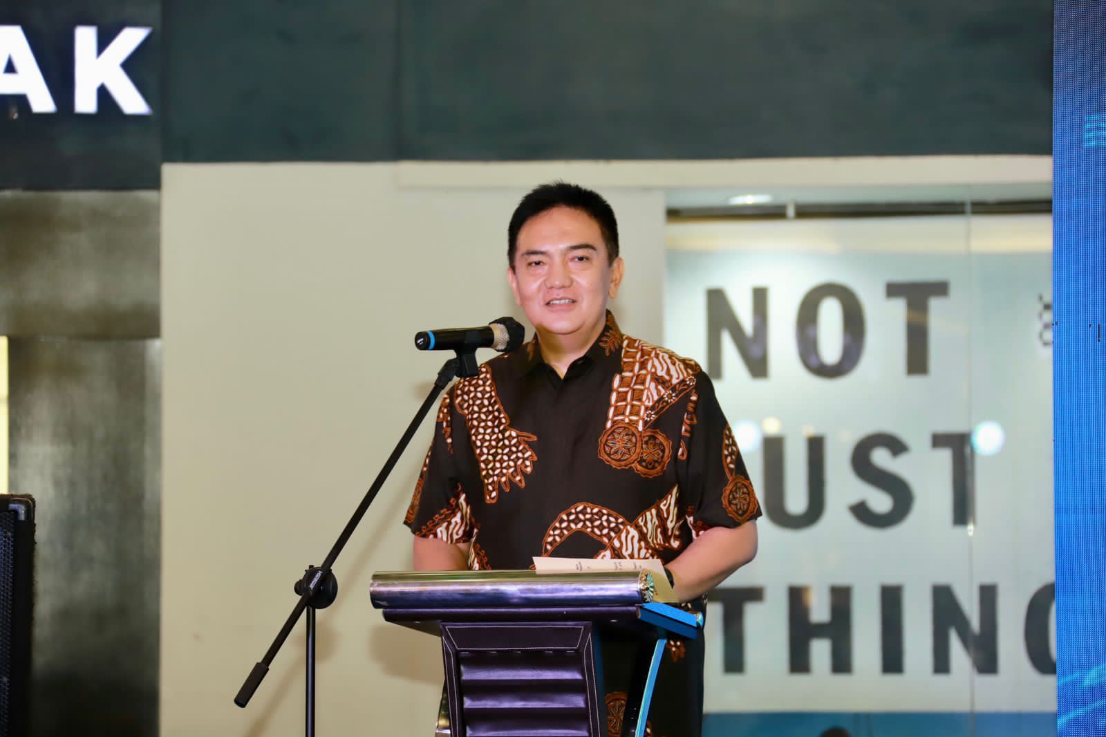 Kapolda Riau Irjen Iqbal : Literasi Digital Menghindarkan Penyimpangan Norma dan Hukum Dalam Bermedia Digital