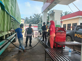 Polsek Pangkalan Kerinci Patroli di Sejumlah SPBU 