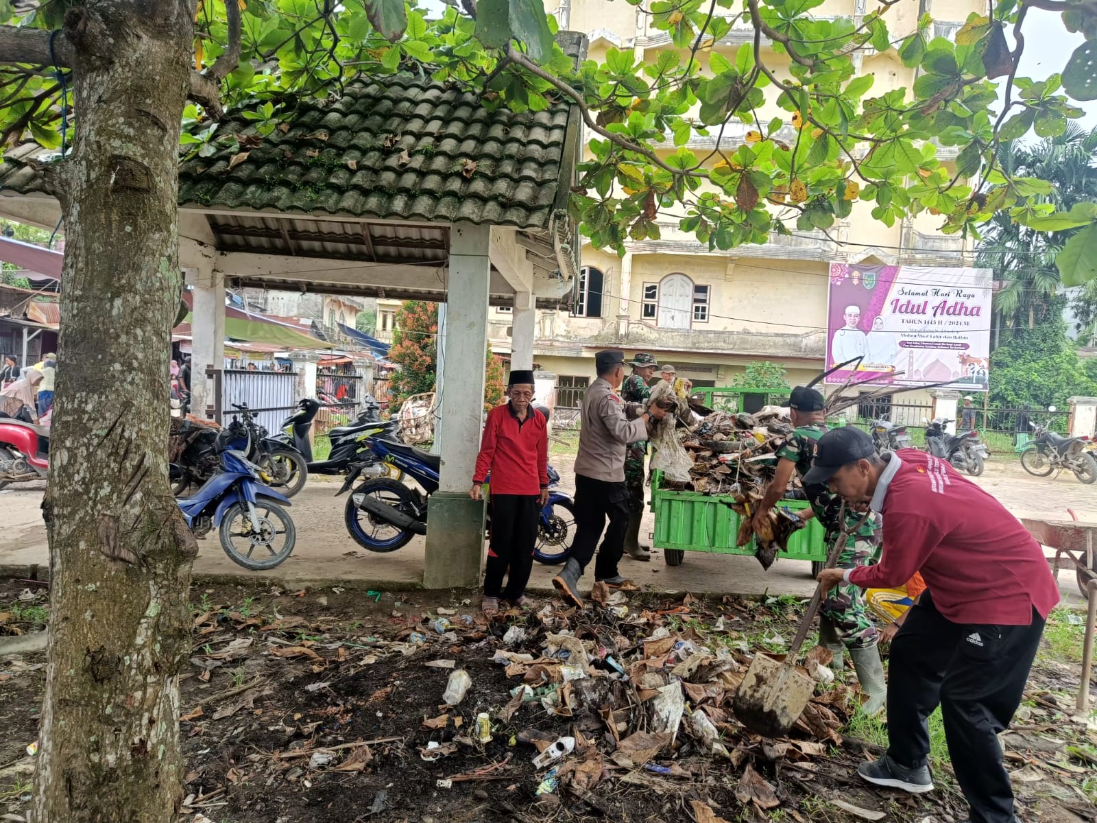 Dalam Menyambut HUT Bhayangkara ke 78 THN,Kapolsek Reteh Mengadakan Bakti Sosial