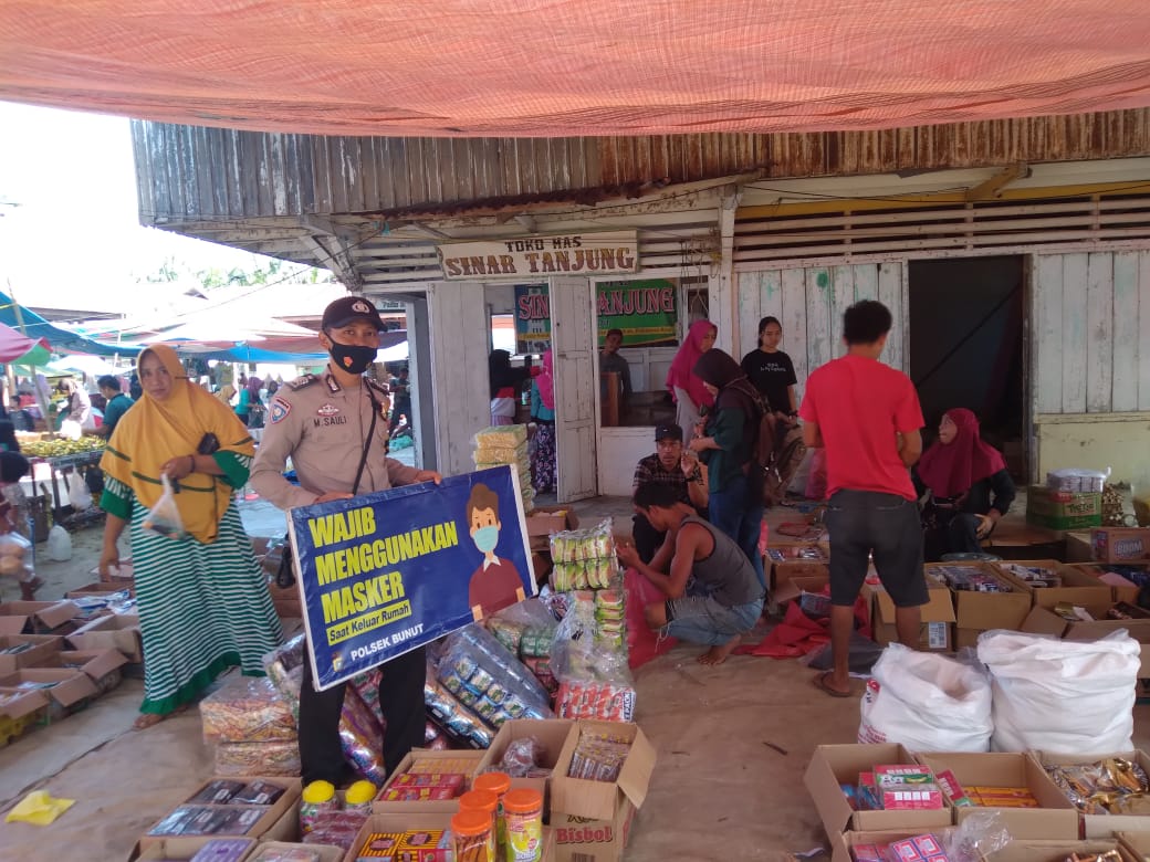 Polisi Lakukan Patroli di Pasar Pangkalan Bunut, Cegah Kriminalitas