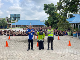 Polisi Pangkalan Kuras Goes To School dan Berikan Sosialisasi Aman Berlalulintas 