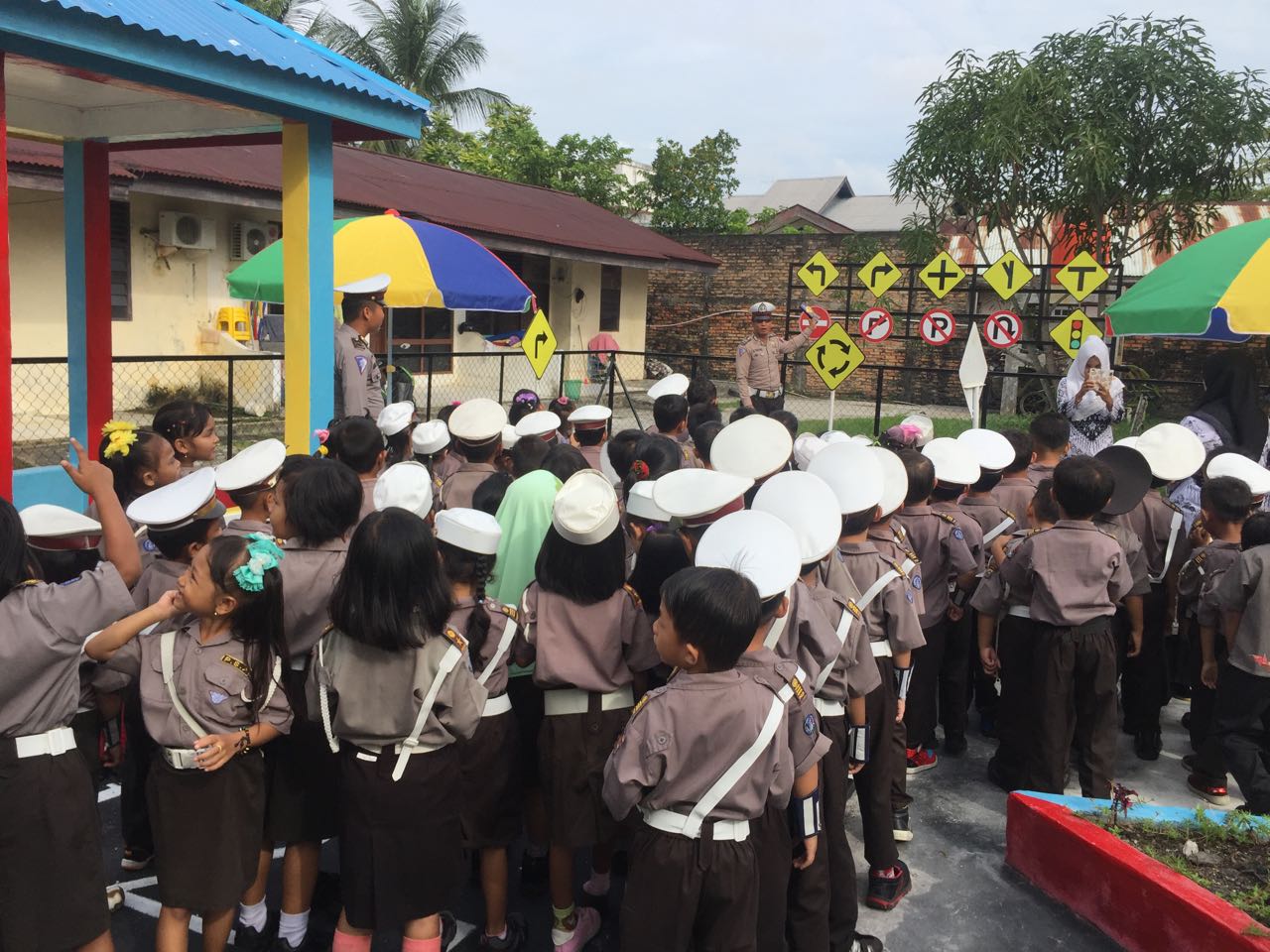 Melalui Gerakan Polisi Sahabat Anak Satlantas Polres Kep. Meranti Lakukan Sosialisasi Lalulintas