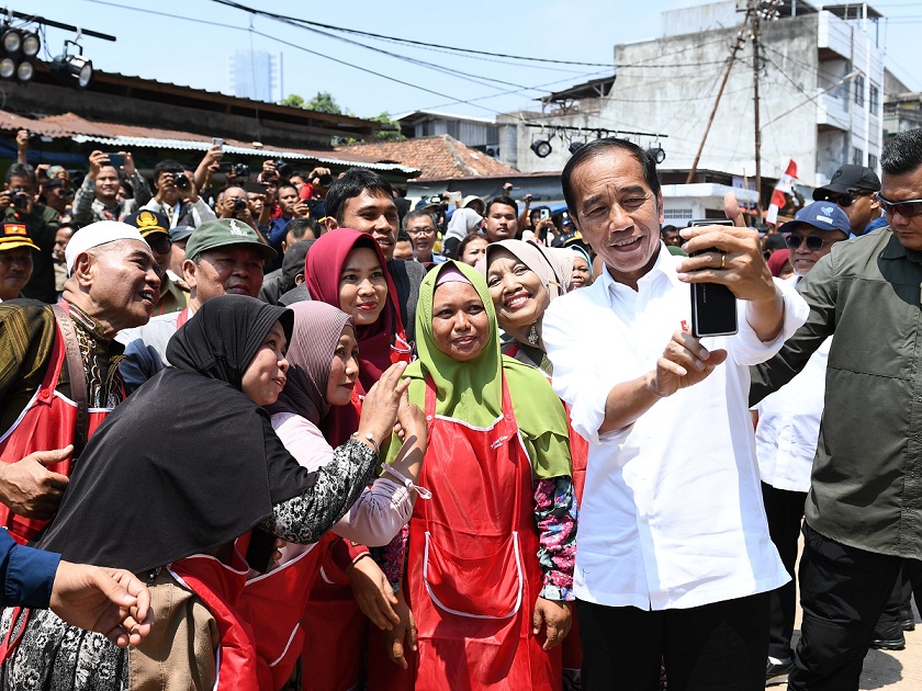 Resmikan Pasar Pasir Gintung, Presiden: Keramaian Pasar Tanda Perekonomian Berjalan