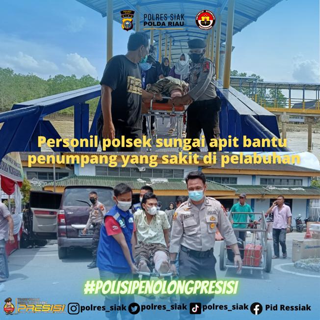 Laksanakan Patroli Ke Pelabuhan, Personil Polsek Sungai Apit Bantu Penumpang Yang sedang Sakit.