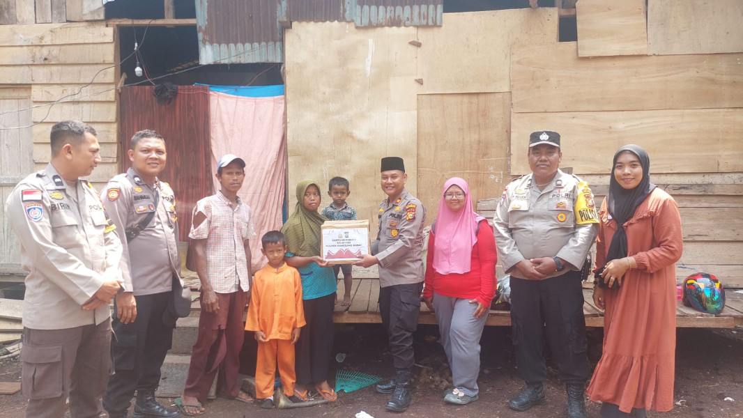 Sobat Polsek Rangsang Barat Ulurkan Bantuan Asupan Gizi Balita Stunting