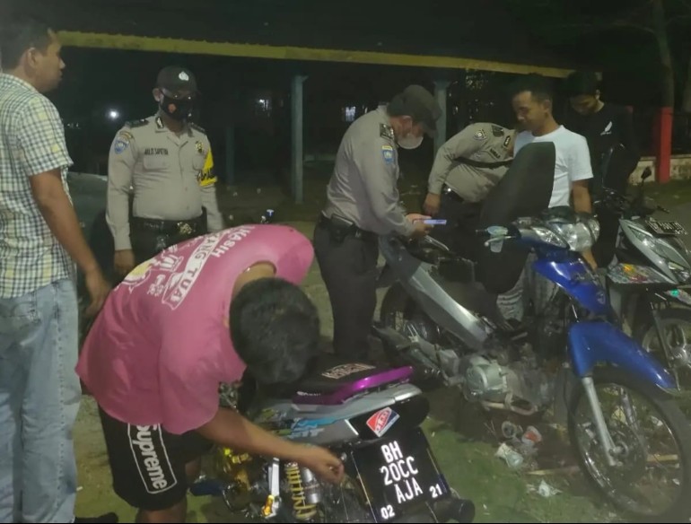 Antisipasi Gangguan Kamtibmas, Personil Polsek Bunut Gelar K2YD di Beberapa Lokasi 