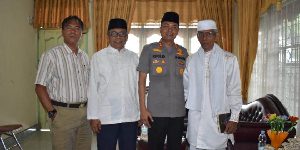 Silaturahmi dengan Pimpinan Ponpes Daarun Nahdhah, Kapolres Kampar Bicarakan Pembinaan Generasi Muda