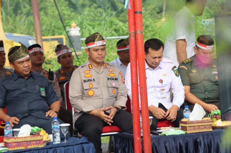 Peduli Lingkungan Sejak Dini, Polres Rohul Tanam 2.500 Pohon