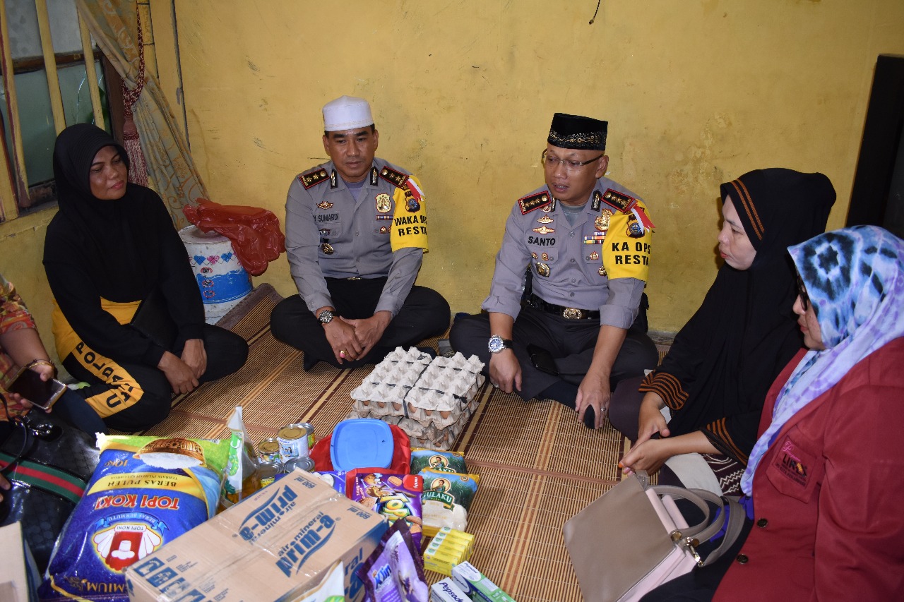 Rosnala Tim Survei Jumat Barokah, Mendapat Suprise Dikunjungi Tim Jumat Barokah Polresta Pekanbaru