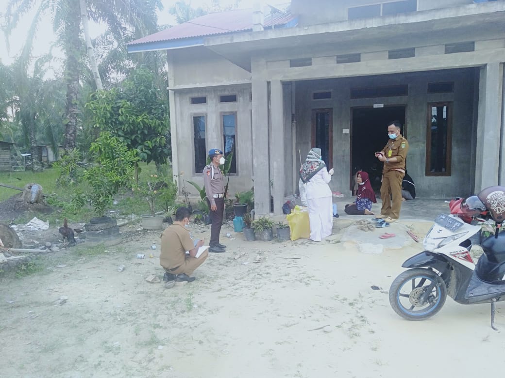 Polsek Bangko Pusako Laksanakan Tracking Terhadap Kontak Erat Pasien Terkonfirmasi Covid-19
