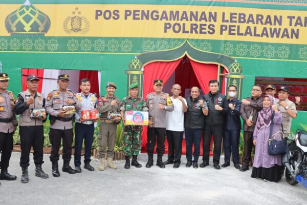 Kapolres Pelalawan Bersama Forkopinda Melakukan Pengecekan Pospam KM 55 Dalam Rangka Ops Ketupat Lancang Kuning Tahun 2023