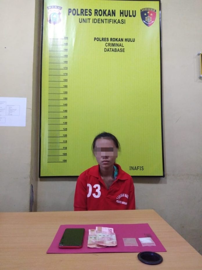 Polres Rohul Angkut Wanita Cantik, Ternyata Ini Sebabnya