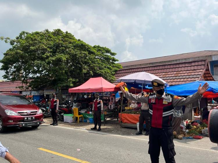 Sat Samapta Polres Kampar Patroli di Pasar Kuok dan Sungai Gelombang