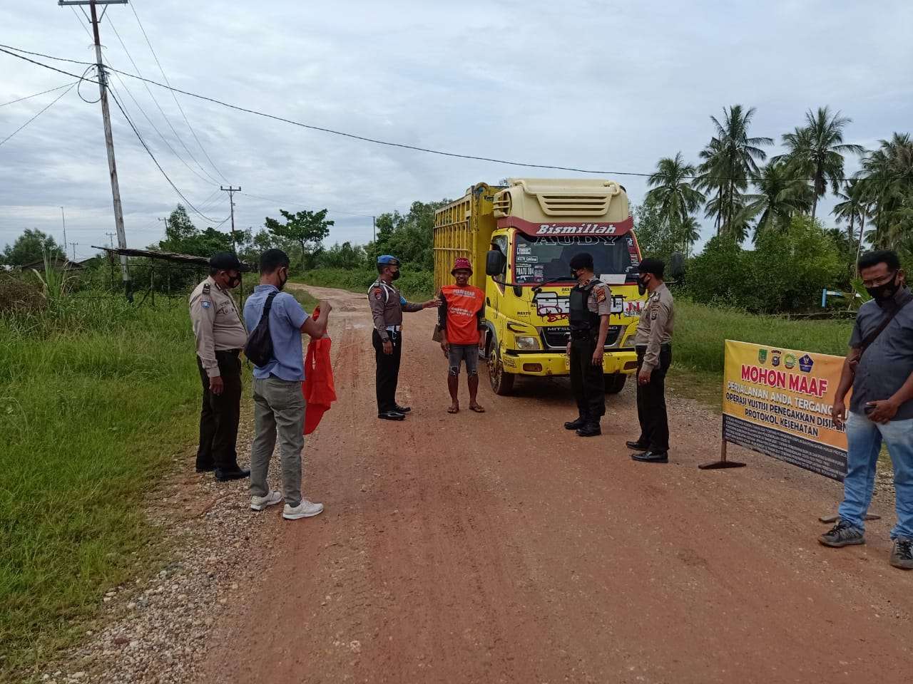 Kapolsek Sinaboi Pimpin Operasi Yustisi Penegakkan Prokes Serta Pemburu Teking Covid -19