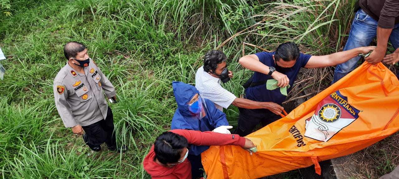Warga Pekanbaru Geger Penemuan Mayat Laki-Laki Di Bawah Jembatan
